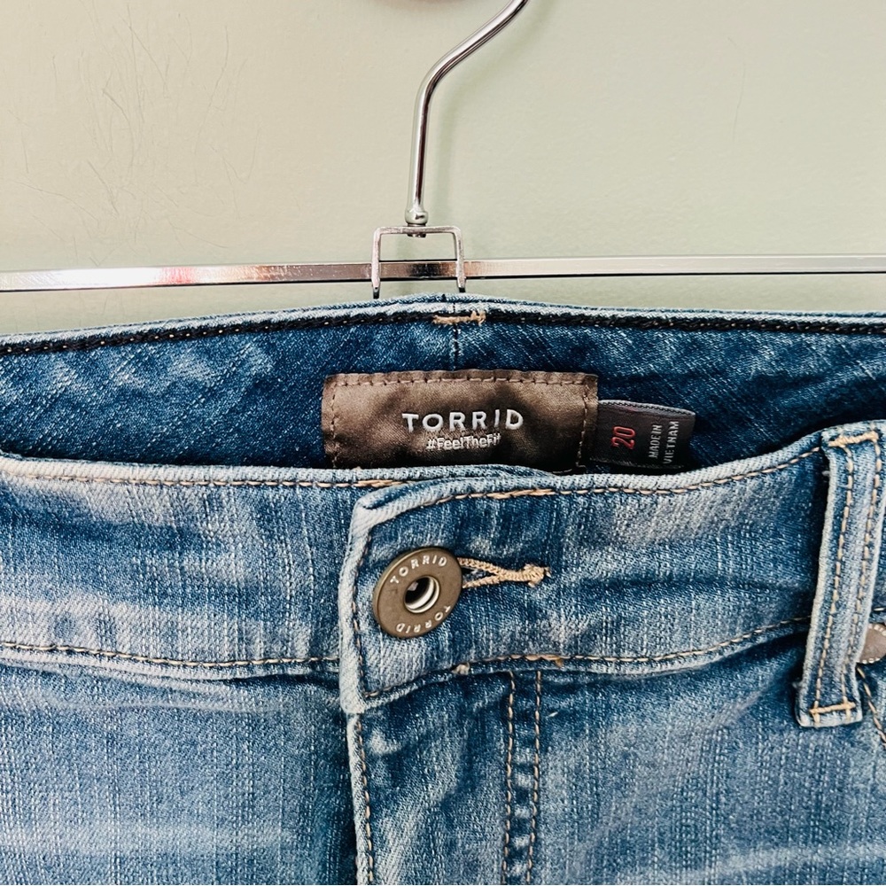 Torrid Denim Cuffed Short Size 20 - Picture 5 of 5